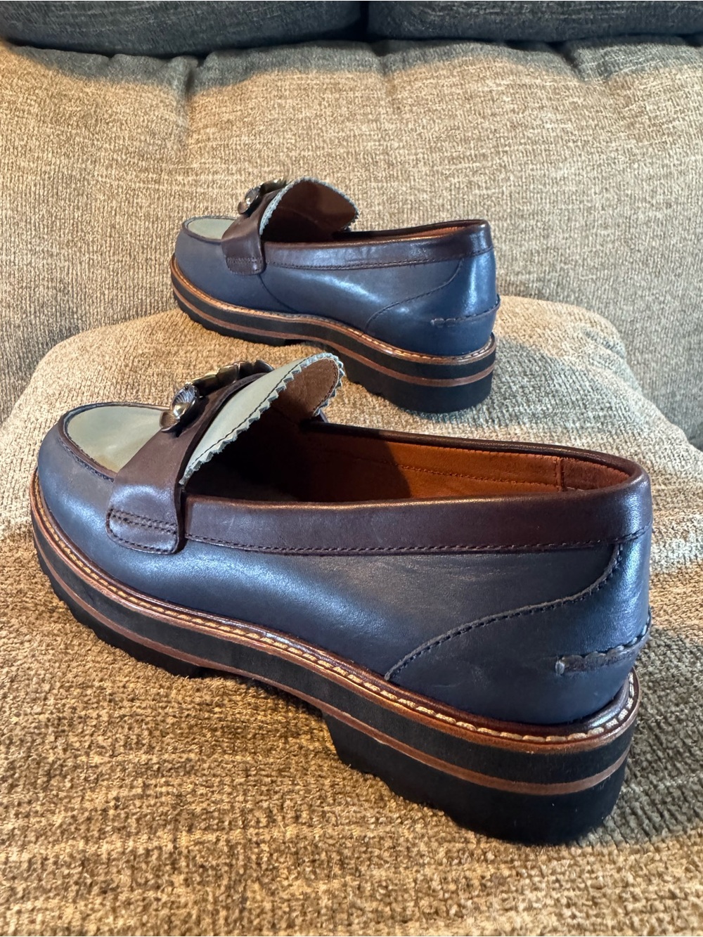 Coach Lenox loafers featuring Tea Rose applique and pearly cabochons Size 8B - Picture 11 of 13
